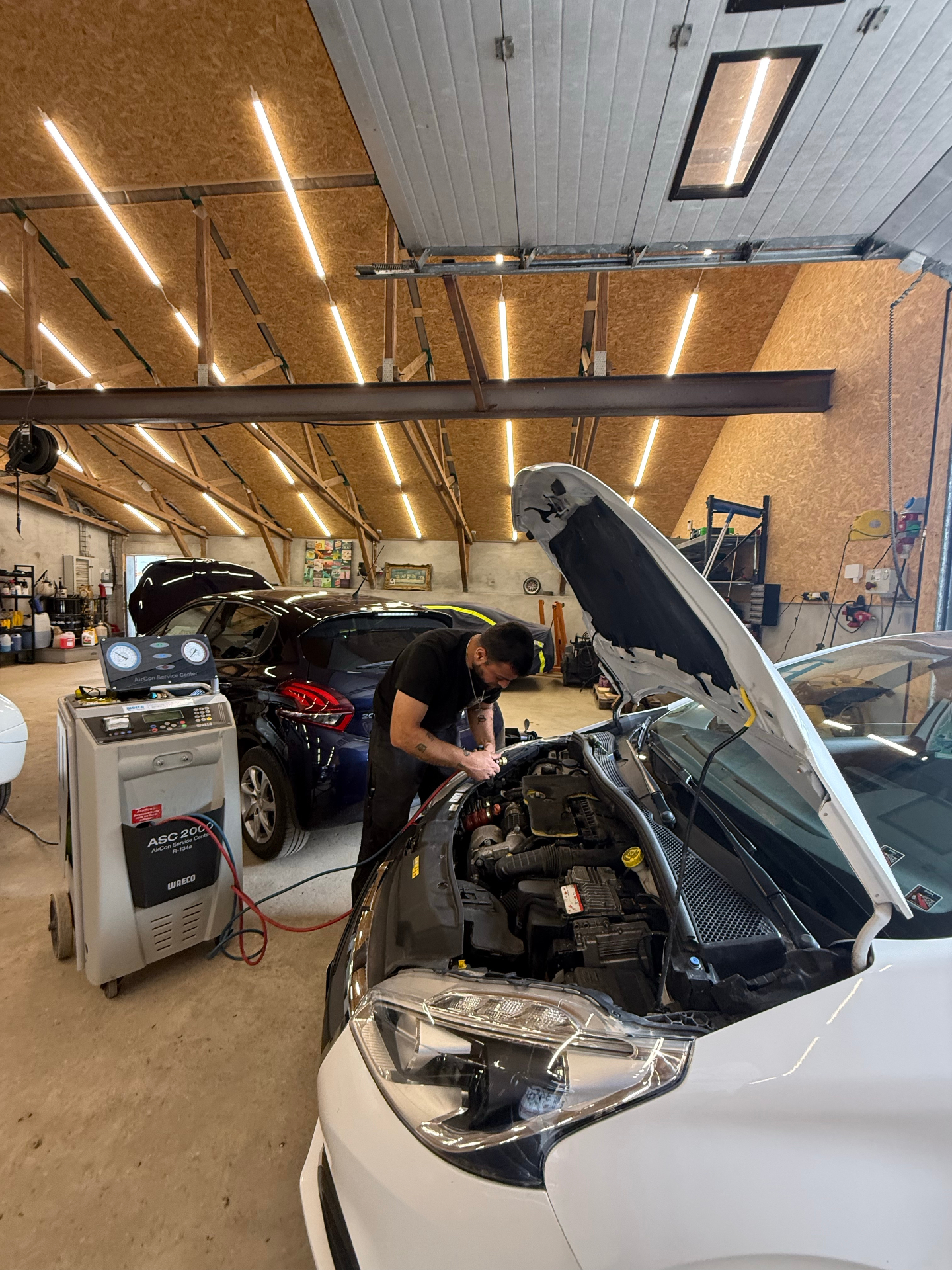 A/C service på bil med Waeco-anlæg hos autoværksted nær Skanderborg