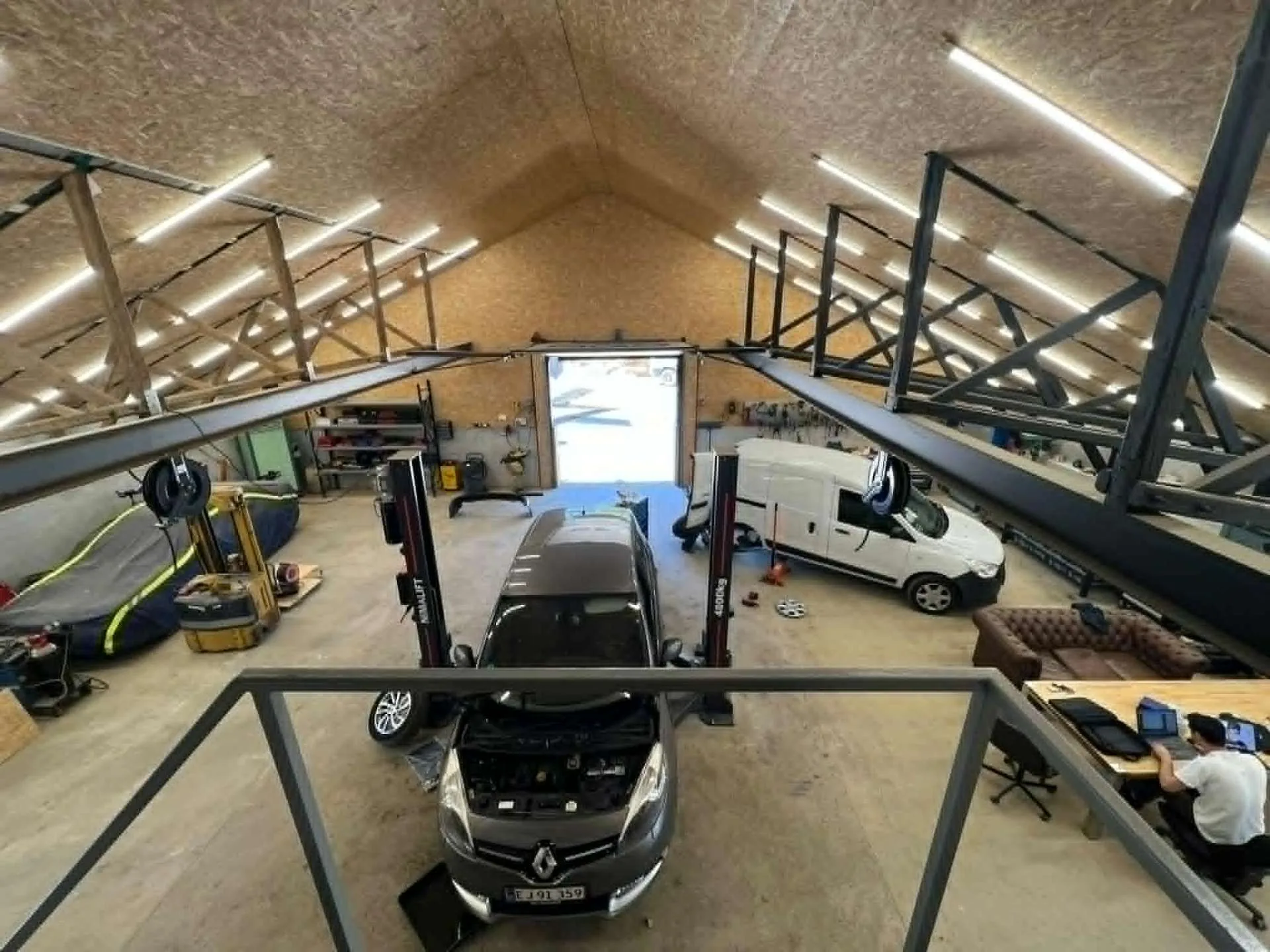 Reparation af undervogn på Ford Focus hos Autoteknik Tebstrup
